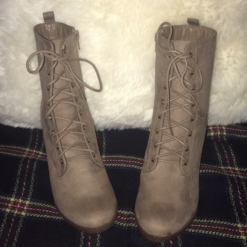 NWOT! CHARLOTTE RUSSE HIGH HEAL BOOTIES!